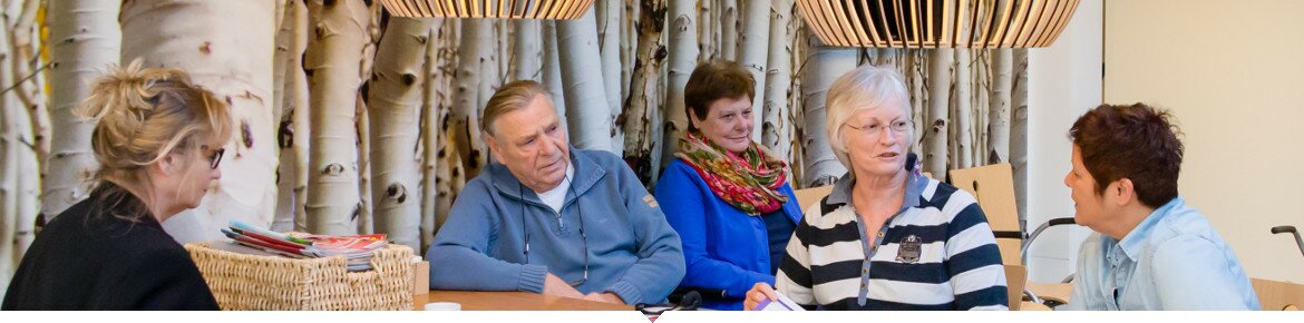 Patienten in de wachtkamer van een behandelcentrum voor hyperbare zuurstoftherapie
